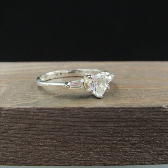 Size 8.75 Sterling Silver Love Heart Cubic Zirconia Rustic Band Ring Vintage - Picture 2 of 8